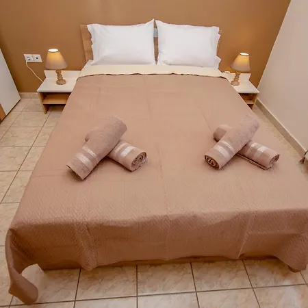 Apartament Theros 5 *