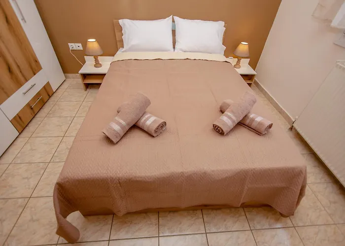 Apartament Theros 5 *