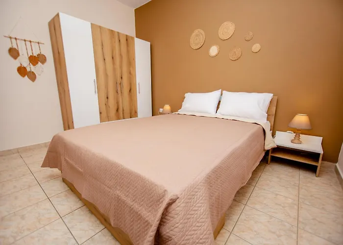 Theros 5 Apartmán *